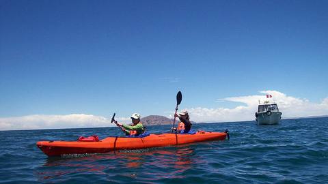 Foto 1 de Kayaking en el Lago Titicaca 